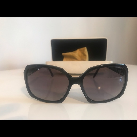 Fendi Sunglasses - Picture 3 of 3